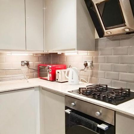 شقة First Floor Flat 1 Northwood لندن المظهر الخارجي الصورة