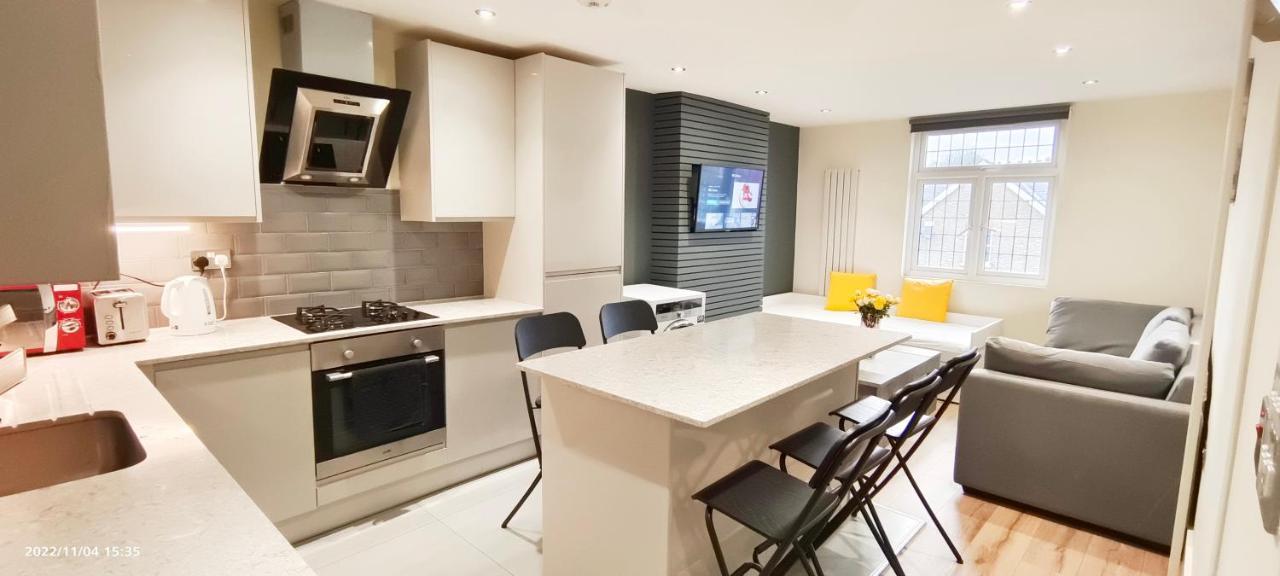 شقة First Floor Flat 1 Northwood لندن المظهر الخارجي الصورة