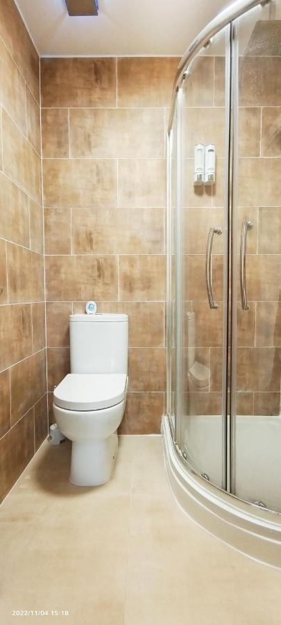 شقة First Floor Flat 1 Northwood لندن المظهر الخارجي الصورة
