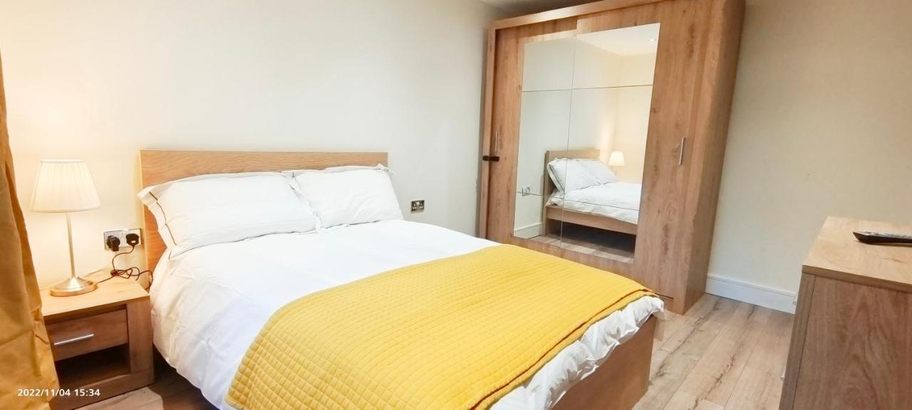شقة First Floor Flat 1 Northwood لندن المظهر الخارجي الصورة